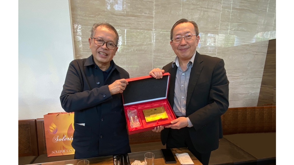 CACCI Presents Plaque of Appreciation to Outgoing Director-General